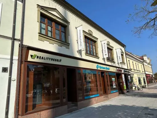 Pohled z města na sídlo v Hodoníně
